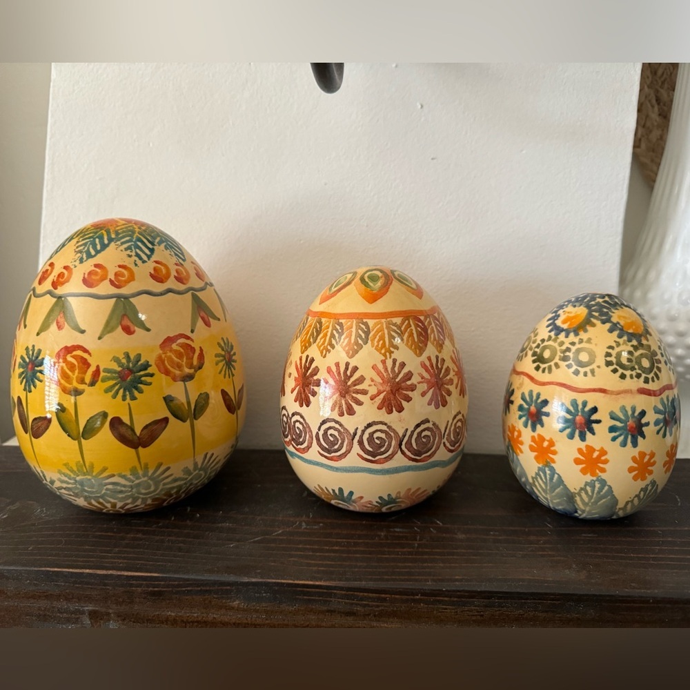 Easter/Spring Ceramic Egg set of 3 Made in Italy